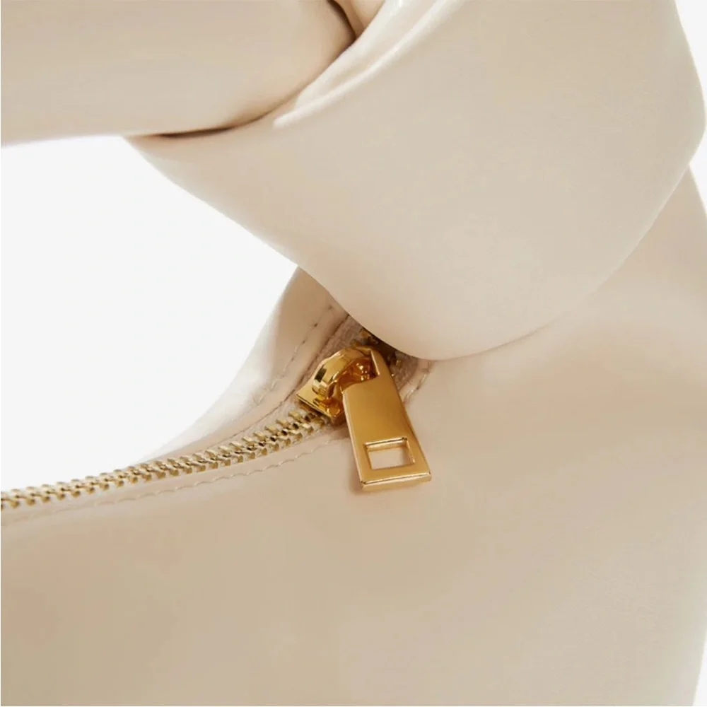 NWT MELIE BIANCO ALEXANDRA VEGAN LEATHER TOP HANDLE PUFFY BAG - Picture 2 of 9